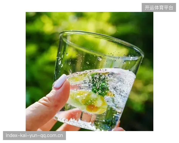 从“队押玻璃杯”重建：如何让玻璃杯重新焕发光彩，成为你生活中的艺术品